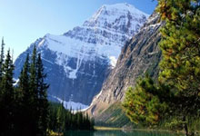 海星体育：老将不容易！韩德君带伤出战半场6分钟5犯 仅2板2助.